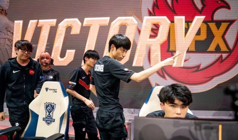 怀特贡献了 怀特贡献了