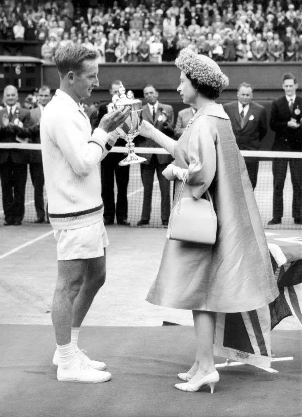 锋以硬朗的 锋以硬朗的